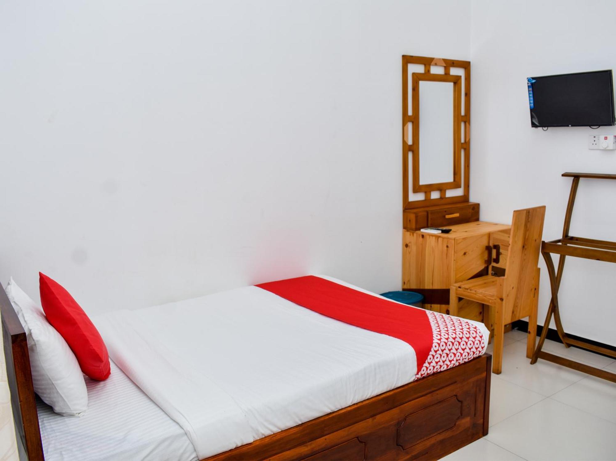 טרינקומאלה Mallika Resort חדר תמונה