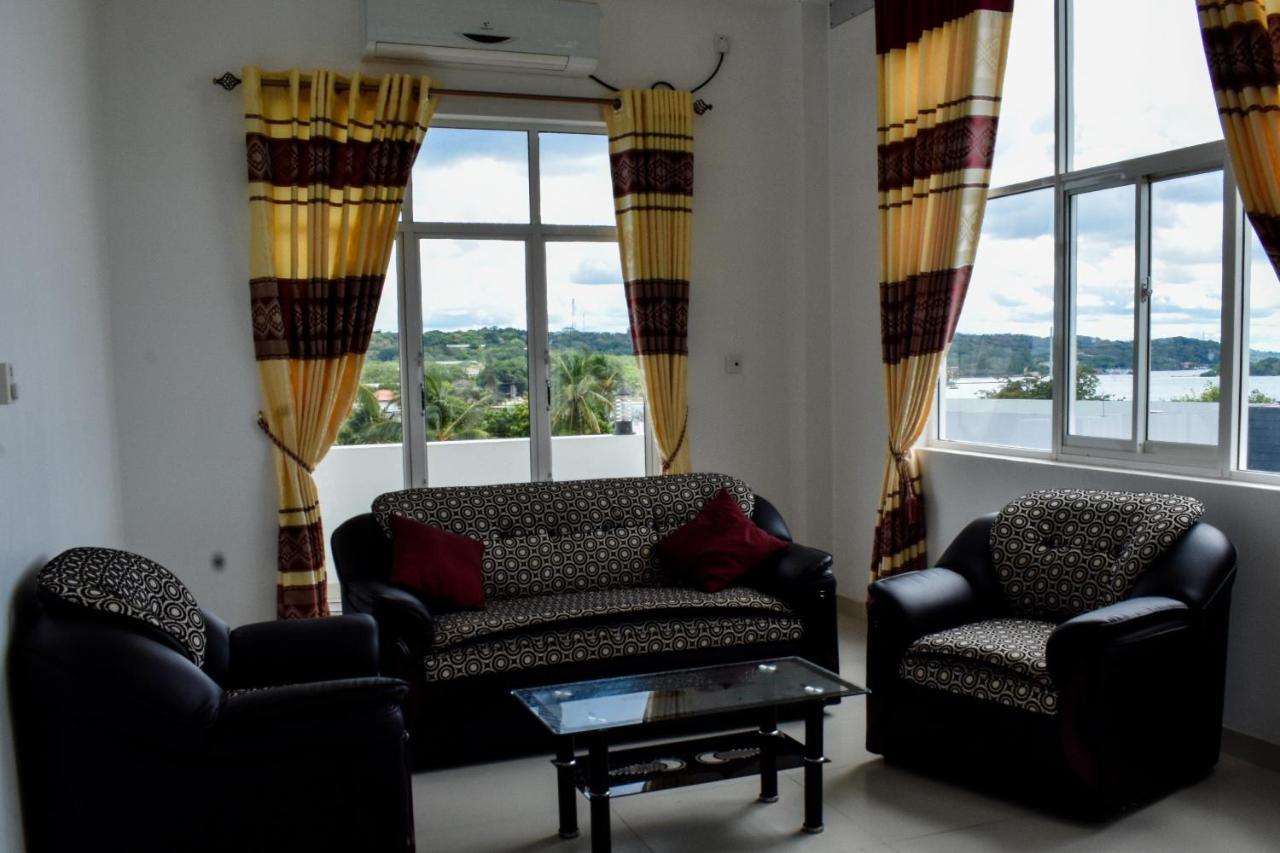 טרינקומאלה Mallika Resort מראה חיצוני תמונה