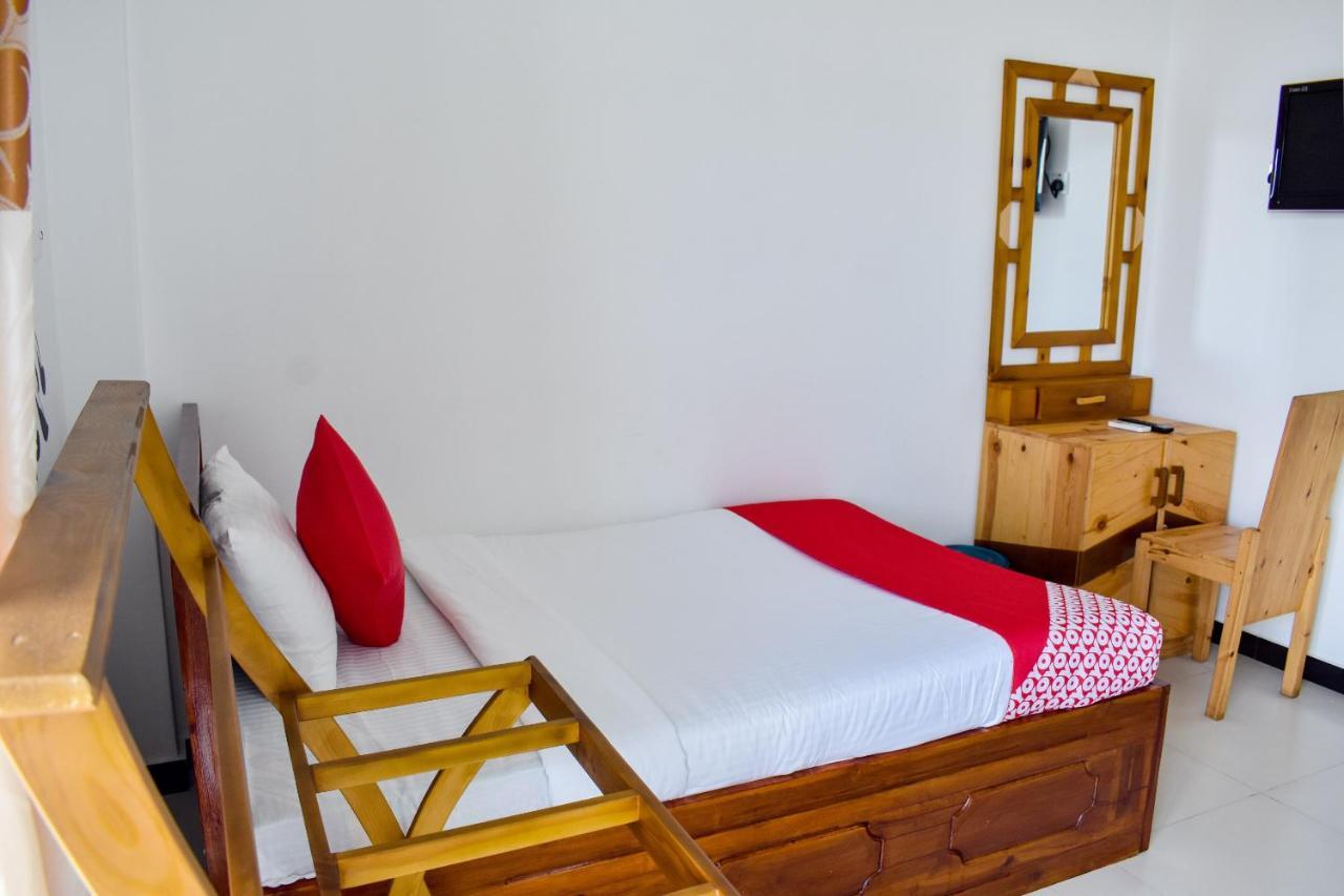 טרינקומאלה Mallika Resort מראה חיצוני תמונה